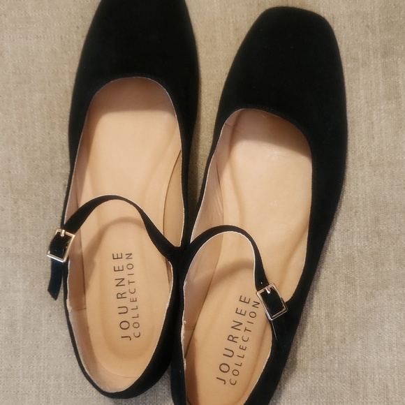 Elegant Black Mary Jane Flats - Picture 2 of 2